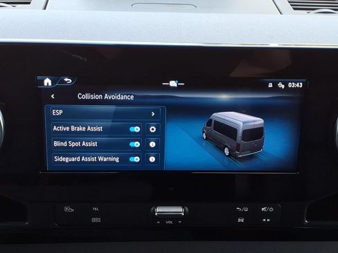 Used 2025 Mercedes-Benz Sprinter 2500 image 18