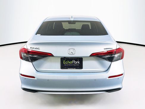 Used 2023 Honda Civic Touring image 7
