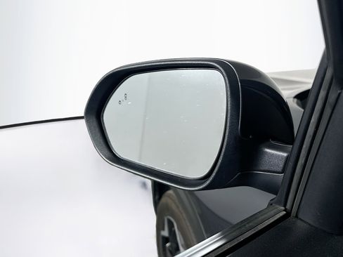Used 2025 Kia Seltos S FWD image 16