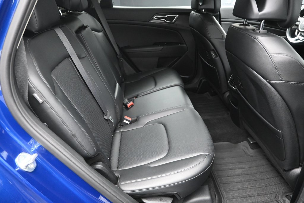 Certified 2024 Kia Sportage EX FWD image 35