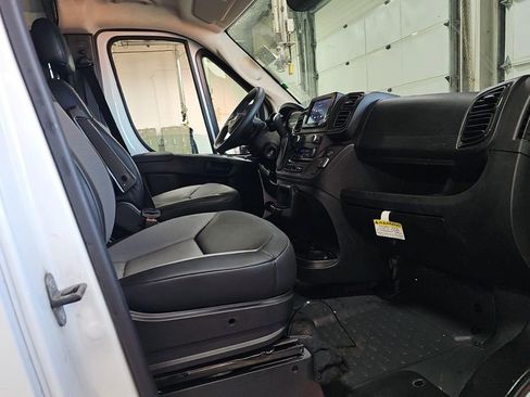 Used 2026 RAM ProMaster 2500 w/ Convenience Group FWD image 9