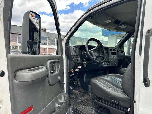 Used 2005 Chevrolet Kodiak C4500 2WD Regular Cab image 20