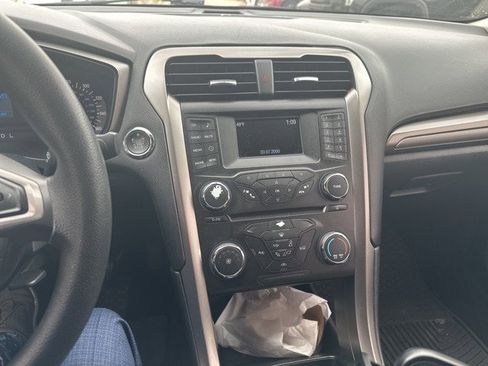 Used 2017 Ford Fusion S image 9