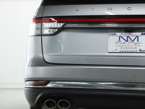 Certified 2023 Lincoln Aviator Reserve AWD/4WD image 44