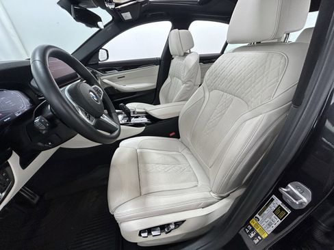 Used 2023 BMW 540i xDrive w/ M Sport Package image 31