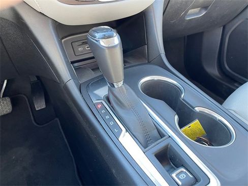 Used 2019 Chevrolet Equinox Premier image 24