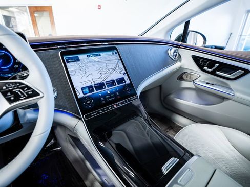 Used 2023 Mercedes-Benz EQE 350+ 4MATIC Sedan image 44