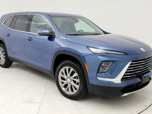 Certified 2025 Buick Enclave Preferred image 1