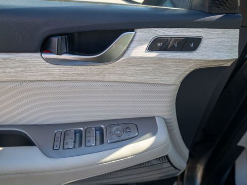 Used 2024 Hyundai Palisade Calligraphy image 19