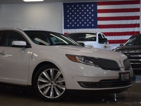 Used 2013 Lincoln MKS AWD image 4