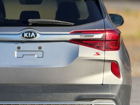 Used 2021 Kia Seltos S image 14