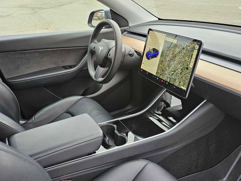 Used 2020 Tesla Model Y Long Range image 10