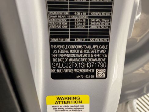 Used 2025 Land Rover Discovery Sport S image 18