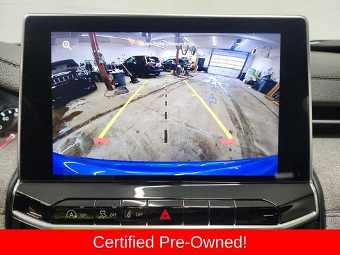 Used 2024 Jeep Compass Latitude image 18