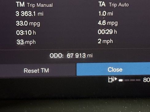 Used 2024 Volvo XC40 B5 Plus image 12