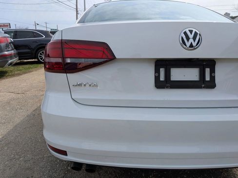 Used 2017 Volkswagen Jetta S image 11