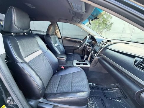 Used 2013 Toyota Camry SE FWD image 12