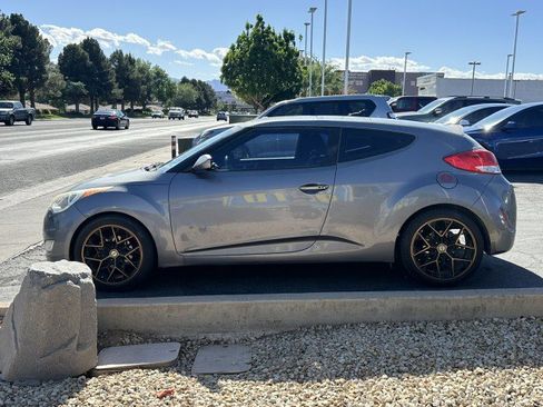 Used 2016 Hyundai Veloster w/ Option Group 03 FWD image 6