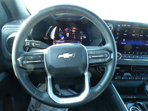 Used 2023 Chevrolet Colorado LT w/ LT Convenience Package II image 10