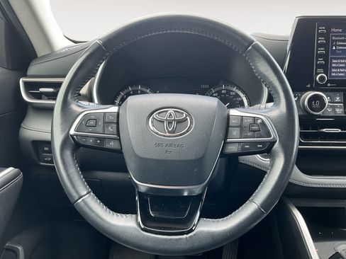 Used 2020 Toyota Highlander XLE AWD/4WD image 20