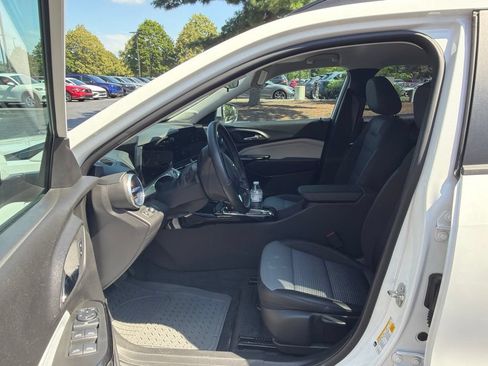 Used 2024 Chevrolet Trax LT w/ Driver Confidence Package FWD image 10