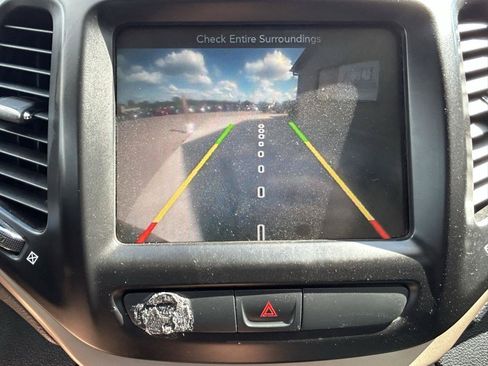 Used 2015 Jeep Cherokee Limited AWD/4WD image 23