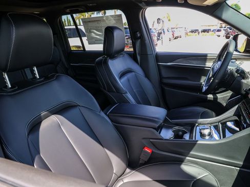 New 2026 Jeep Grand Cherokee Limited RWD image 21