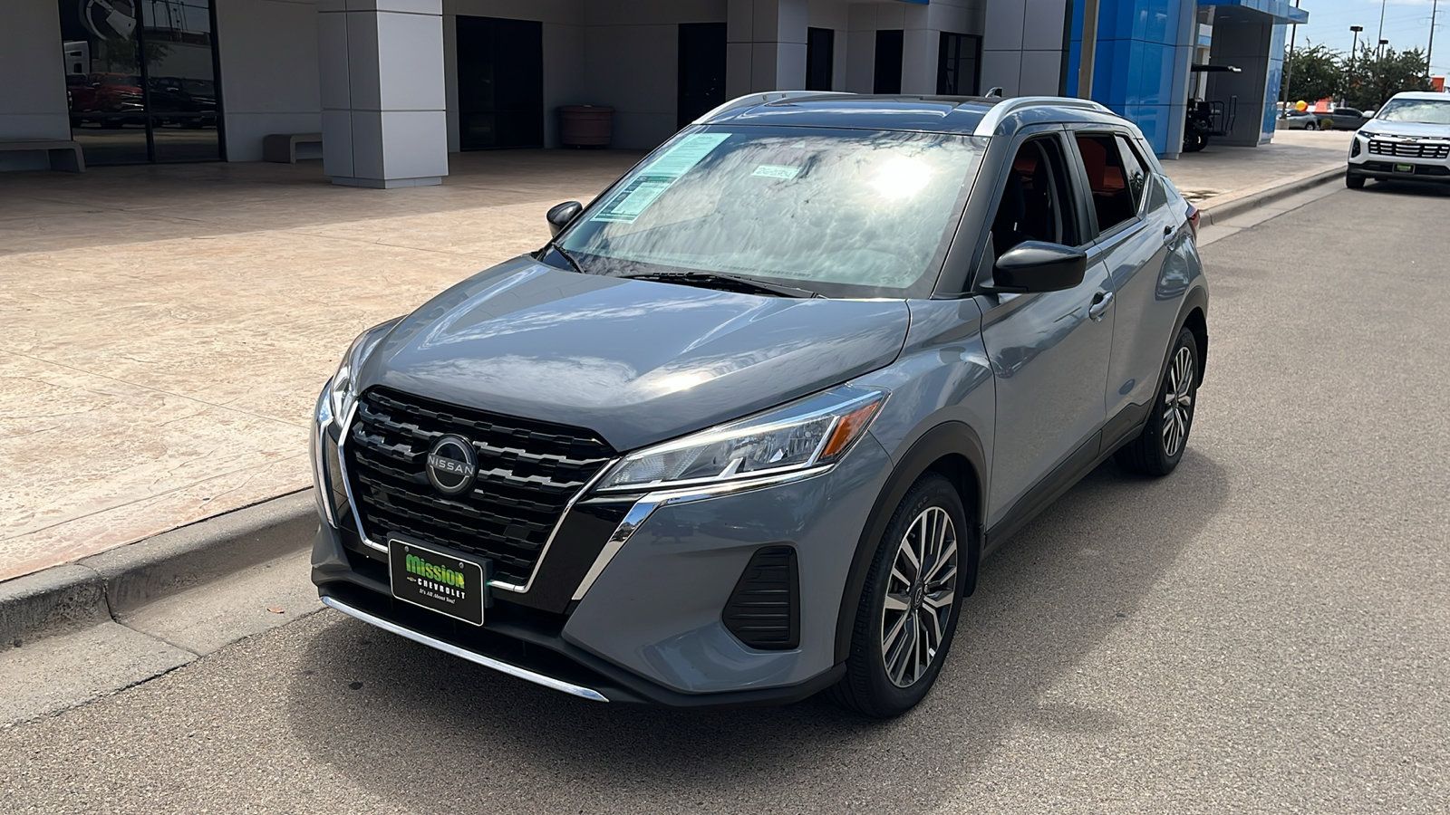 Used 2024 Nissan Kicks SV FWD image 3