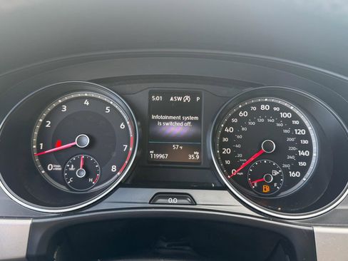 Used 2018 Volkswagen Atlas SE FWD image 16