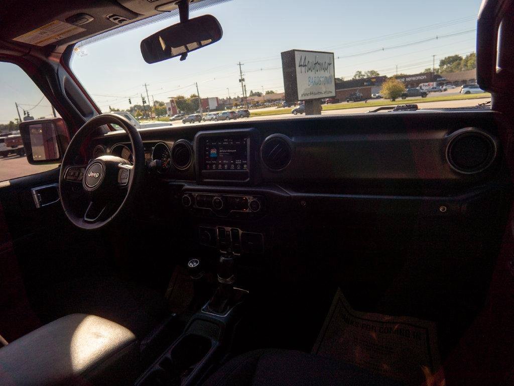 Used 2023 Jeep Gladiator Sport AWD/4WD image 15