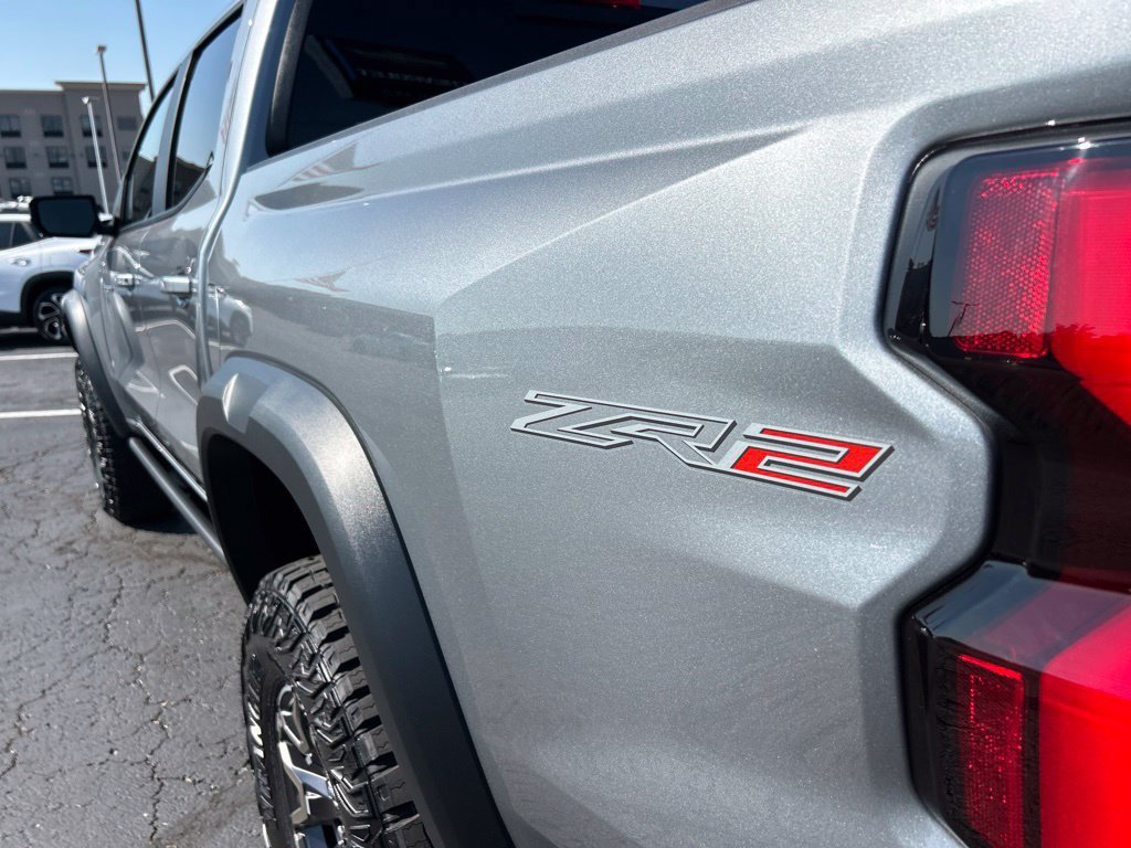 New 2026 Chevrolet Colorado ZR2 w/ Technology Package AWD/4WD image 14