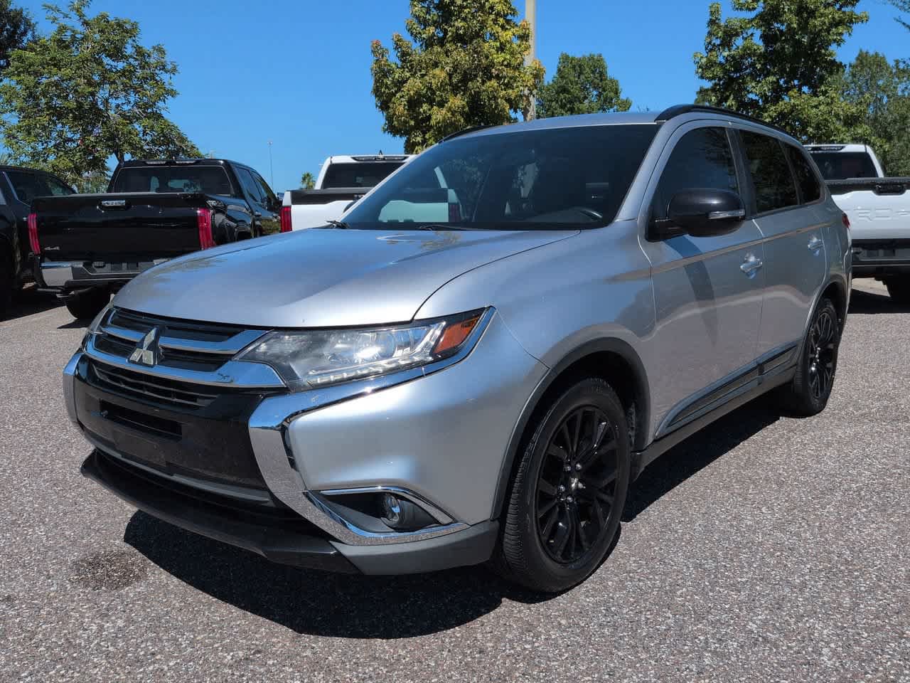Used 2018 Mitsubishi Outlander LE FWD image 2