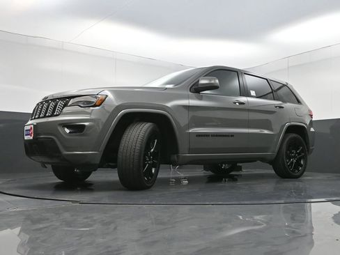 Used 2022 Jeep Grand Cherokee Laredo X RWD image 26