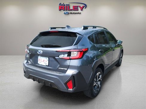 Used 2025 Subaru Crosstrek 2.0i Premium image 5