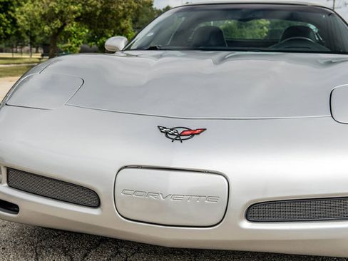 Used 2004 Chevrolet Corvette Coupe w/ Roof Package RWD image 81