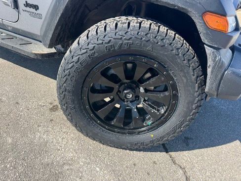 Used 2018 Jeep Wrangler Unlimited Sport S image 33