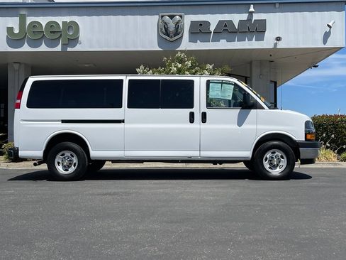 Used 2024 Chevrolet Express 3500 LT w/ LT Preferred Equipment Group RWD image 3