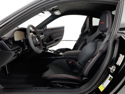 Used 2025 Porsche 911 GT3 RWD image 15