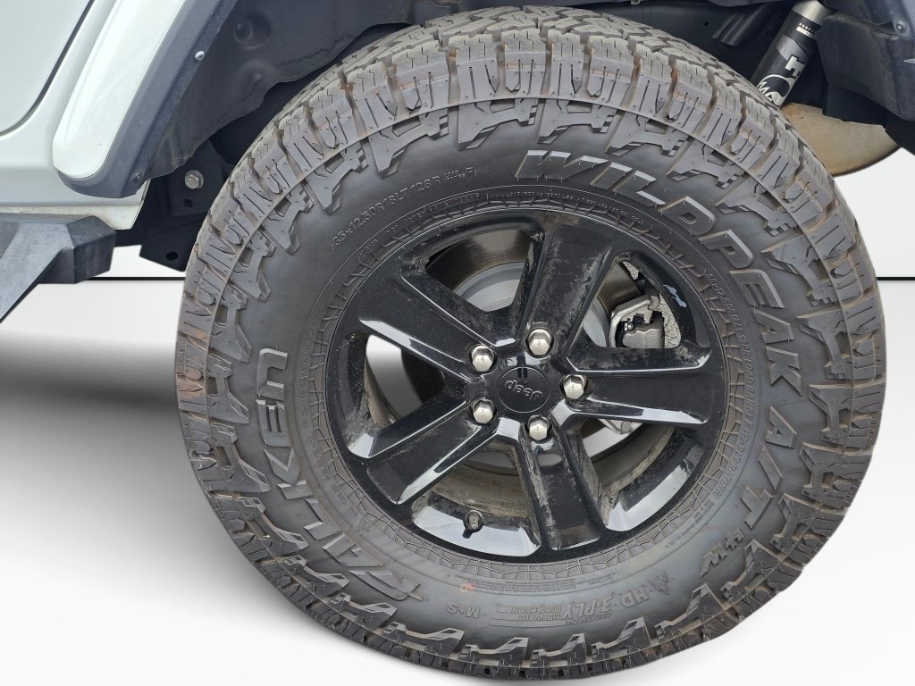 Used 2022 Jeep Wrangler Unlimited Sahara AWD/4WD image 22