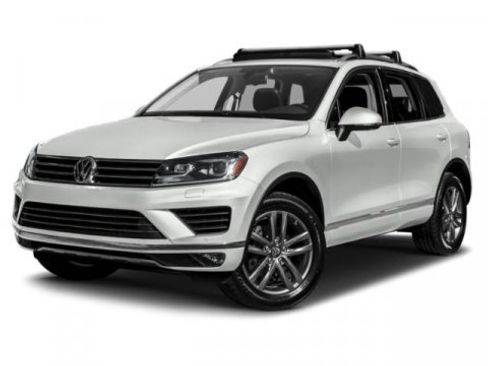 Used 2015 Volkswagen Touareg Lux image 1