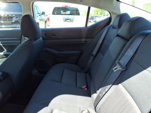 Certified 2025 Nissan Altima 2.5 S FWD image 5