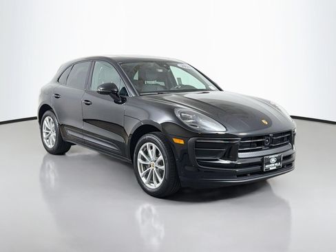 Used 2025 Porsche Macan AWD/4WD image 7