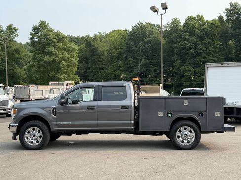 Used 2022 Ford F250 XLT w/ XLT Value Package AWD/4WD image 4