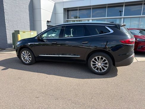 Used 2018 Buick Enclave Essence w/ Trailering Package AWD/4WD image 8