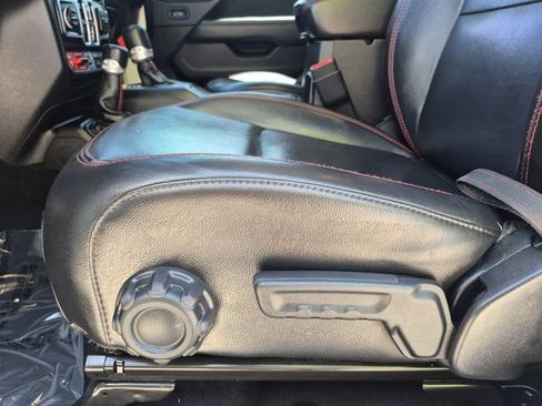 Used 2020 Jeep Wrangler Unlimited Rubicon AWD/4WD image 17