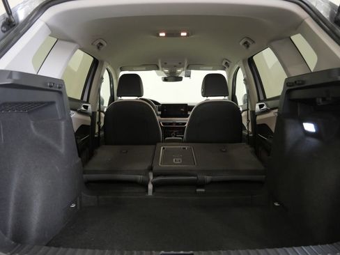 Used 2025 Volkswagen Taos SE image 26