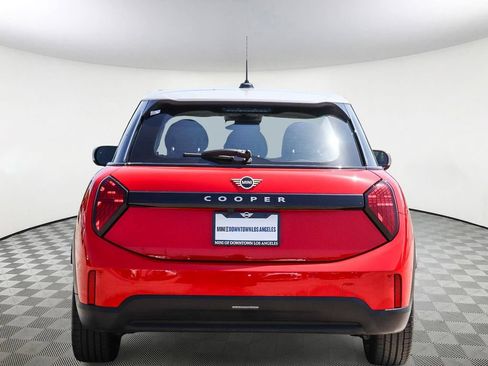 Used 2026 MINI Cooper 4-Door Hardtop FWD image 7