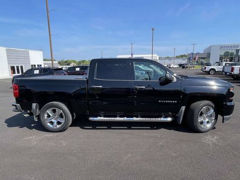Used 2018 Chevrolet Silverado 1500 Custom w/ Custom Value Package RWD image 2