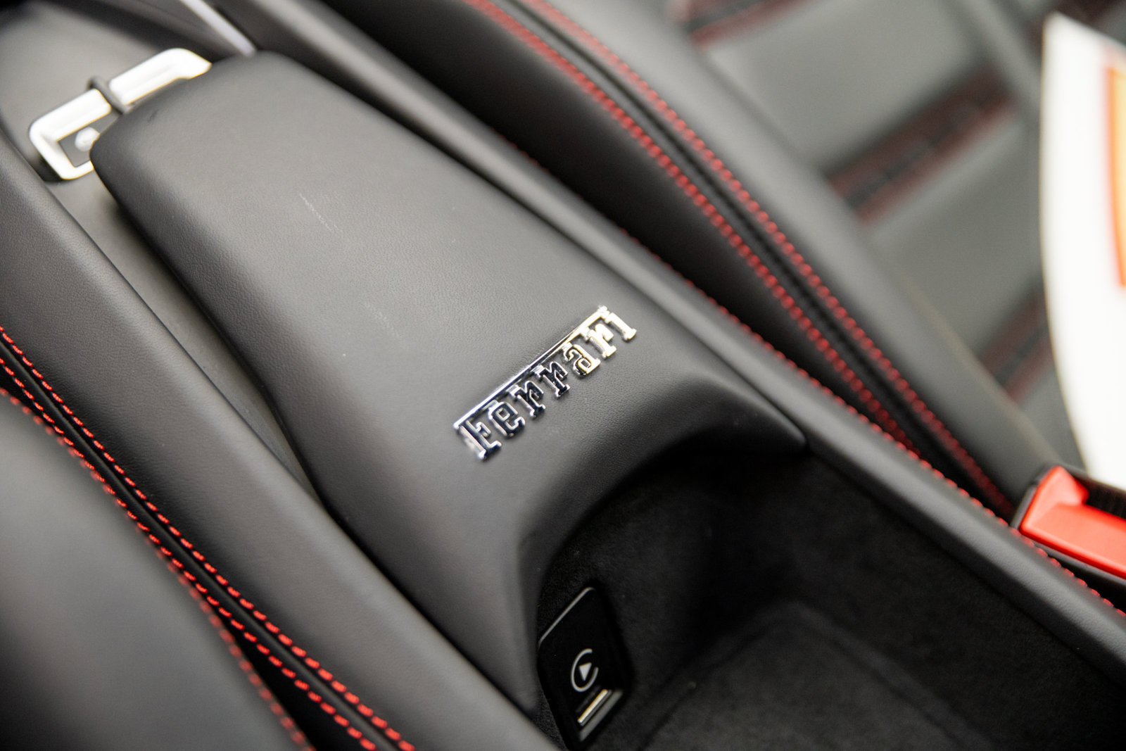 Used 2022 Ferrari F8 Tributo RWD image 25
