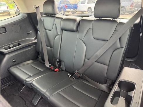 Used 2025 Kia Telluride S image 11